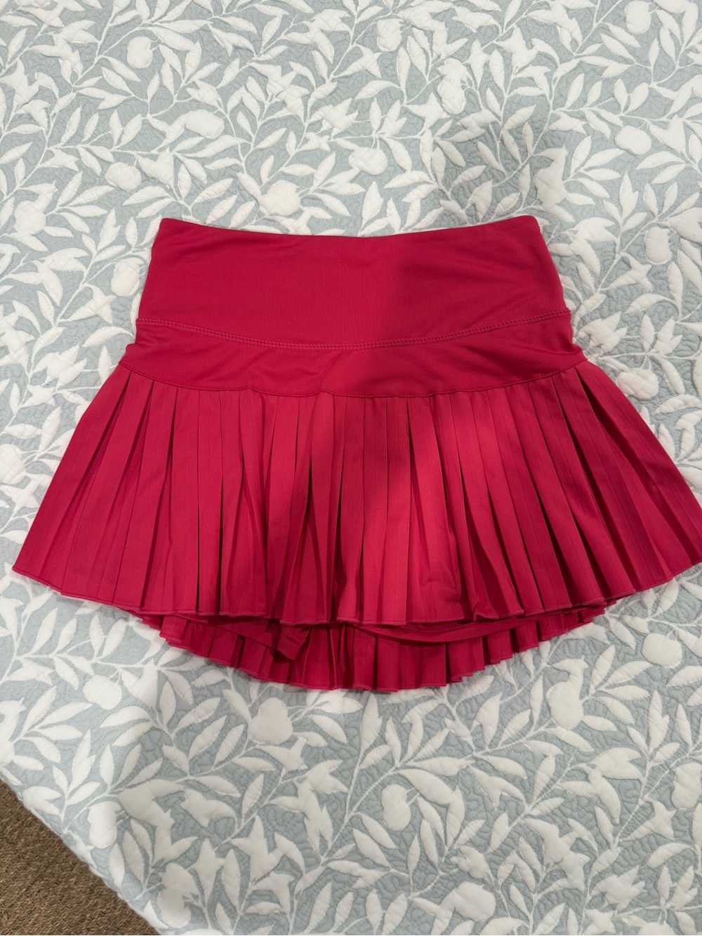 Gold Hinge Punch Pleated Tennis Skirt